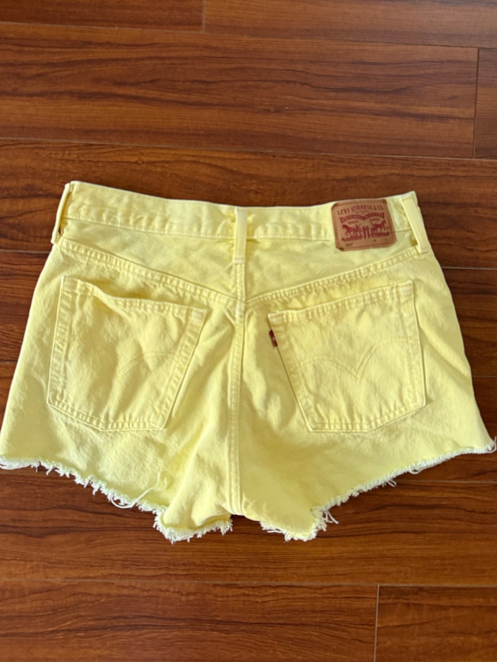 Levi’s yellow shorts size 30
